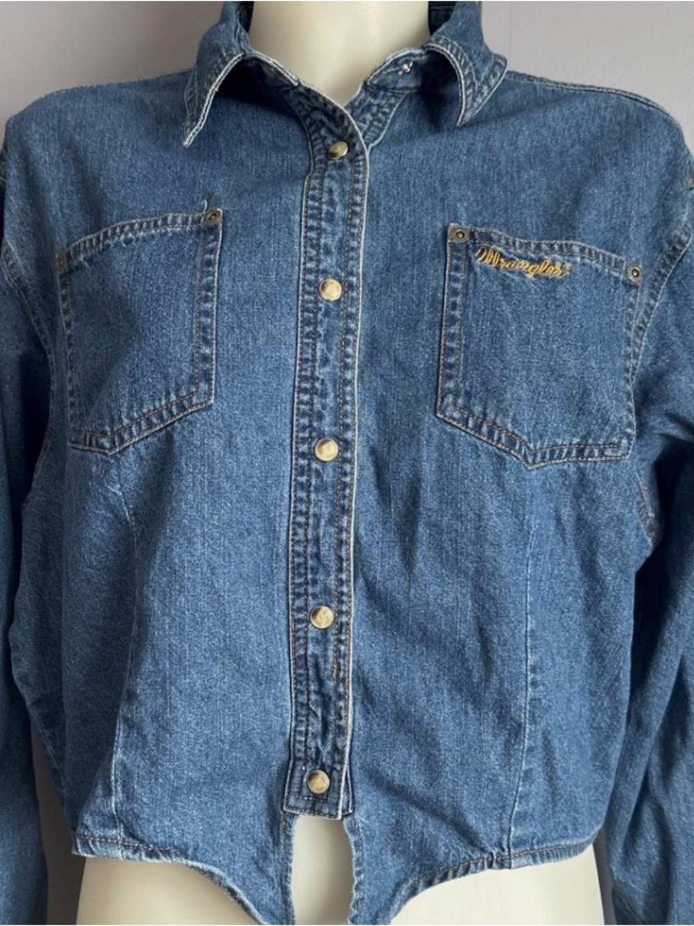 Wrangler ~ Blue ~ Denim ~ Waist Length Shirt w/ Tie at Waist. Size Medium/Large.